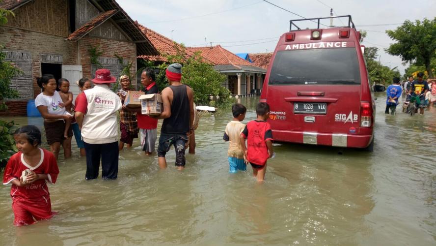 SIGAB Susuri Banjir Perbatasan Brebes-Cirebon